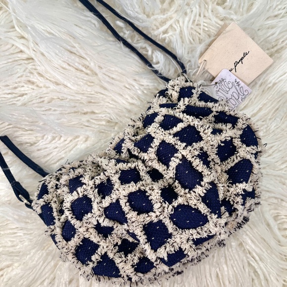 Free People "Crossbody bag in Navy and Cream" NWT - Picture 7 of 7
